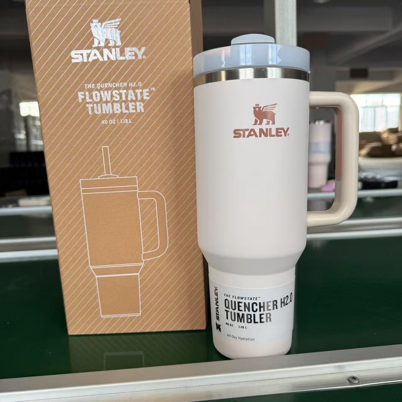Stanley 40oz Insulated Tumbler with Straw | Fredlox Direct S4 - solid color 40oz(1180ml)